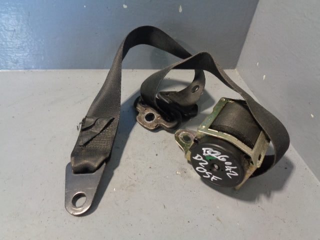 Discovery 2 Seat Belt Off Side Front in Black Land Rover