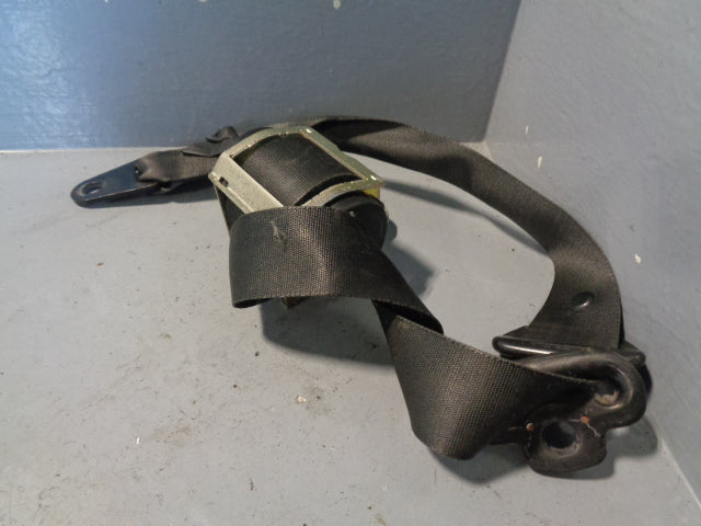 Discovery 2 Seat Belt Off Side Front in Black Land Rover