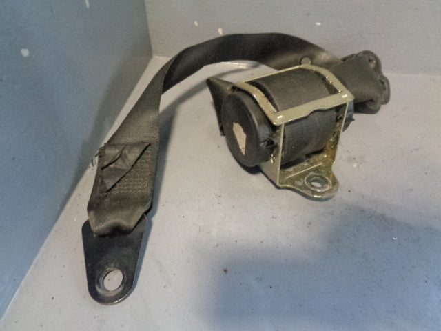Discovery 2 Seat Belt Off Side Front in Black Land Rover