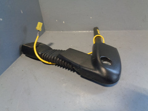 Discovery 2 Seat Belt Pre-Tensioner Near Side Front Land