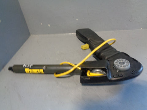 Discovery 2 Seat Belt Pre-Tensioner Near Side Front Land
