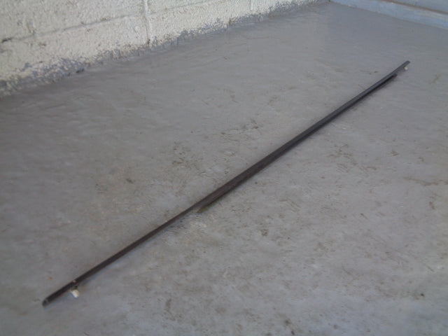 Discovery 4 Weather Strip Seal Off Side Front Window Land