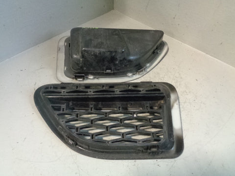 Range Rover Sport Wing Vents Pair L320 in Black Supercharged Style 2005 to 2013