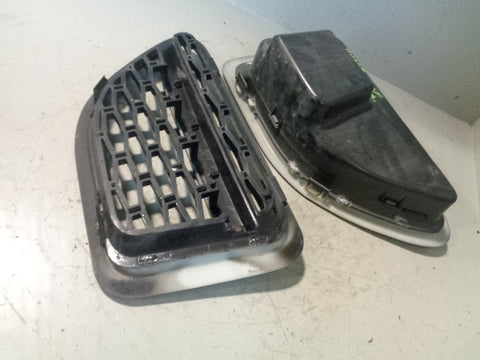 Range Rover Sport Wing Vents Pair L320 in Black Supercharged Style 2005 to 2013