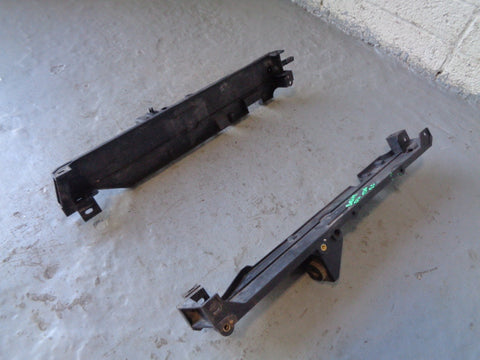 Discovery 4 Radiator Brackets Mounts Pair AH32-3B589 Land