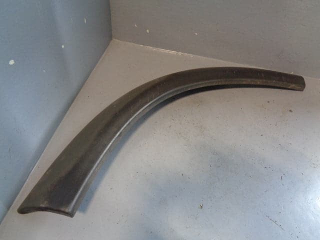 Discovery 2 Arch Trim Off Side Rear DFK100860 Land Rover