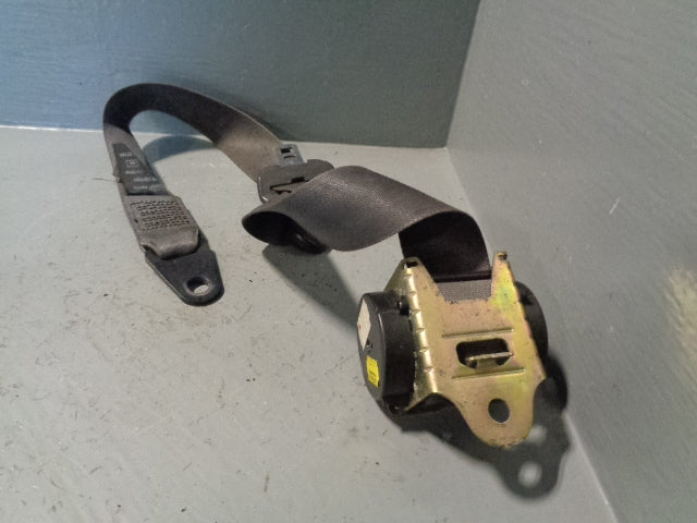 Discovery 2 Seat Belt Assembly Off Side Front in Grey Land