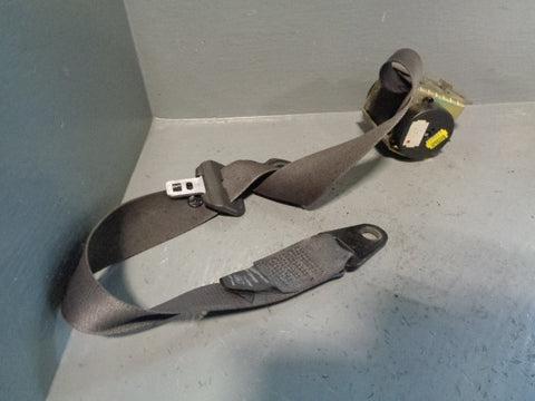 Discovery 2 Seat Belt Assembly Off Side Front in Grey Land