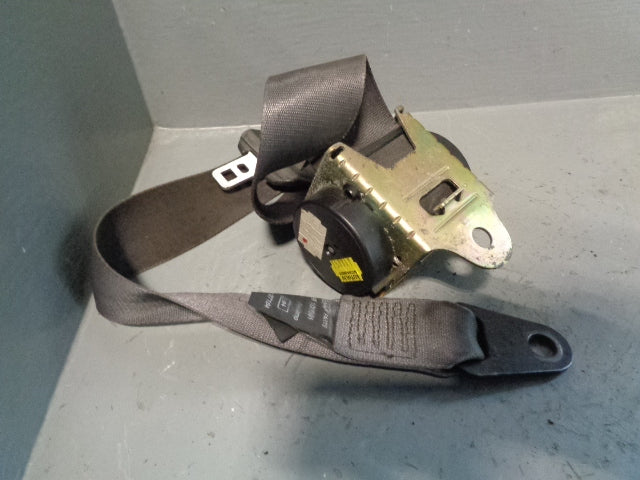 Discovery 2 Seat Belt Assembly Off Side Front in Grey Land