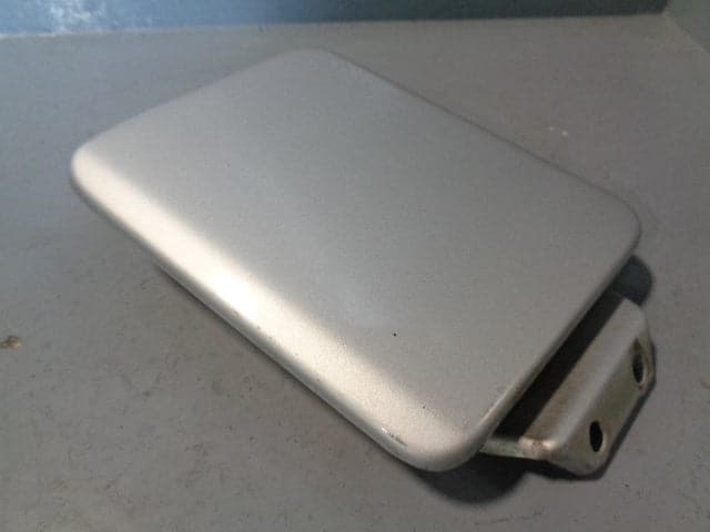 Discovery 2 Fuel Flap Filler Cap Zambesi Silver 737 Land