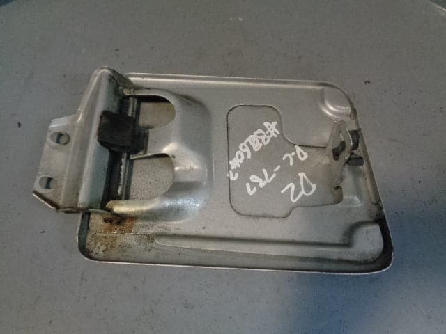 Discovery 2 Fuel Flap Filler Cap Zambesi Silver 737 Land