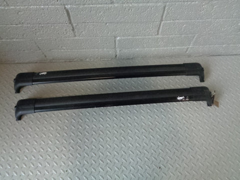 Discovery 3 and 4 Roof Rack Cross Bars in Black with Key Land Rover K29033