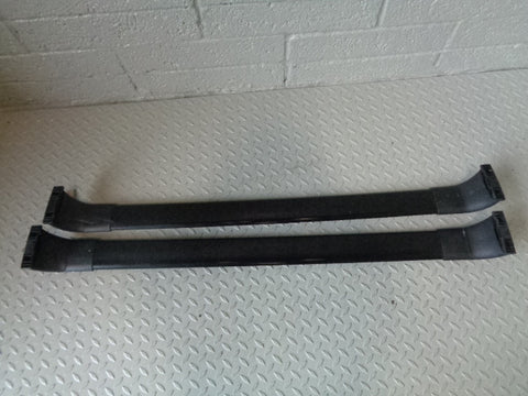 Discovery 3 and 4 Roof Rack Cross Bars in Black with Key Land Rover K29033