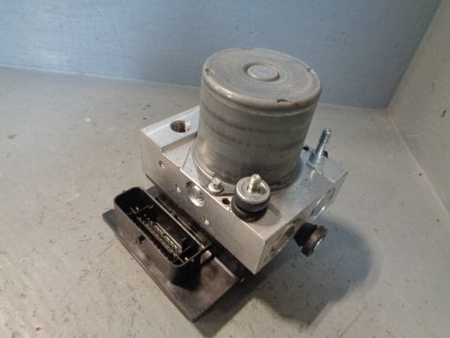 Discovery 4 ABS Module Pump and ECU AH42-2C405-AG Land Rover