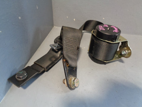 Discovery 2 Seat Belt in Black Off Side Rear Land Rover 1998