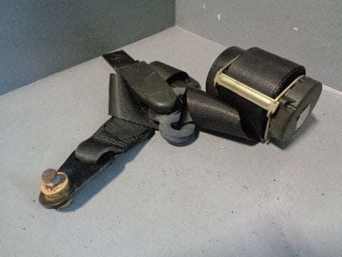 Discovery 2 Seat Belt Near Side Rear Black Land Rover 2002
