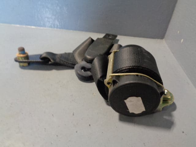 Discovery 2 Seat Belt Near Side Rear Black Land Rover 2002