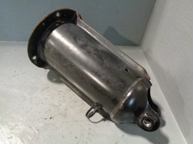 Discovery 2 Front Shock Turrets Pair OEM KVU101051 Land