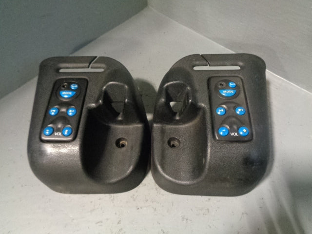 Discovery 2 Headphone Audio Controls Black Rear Pair Land