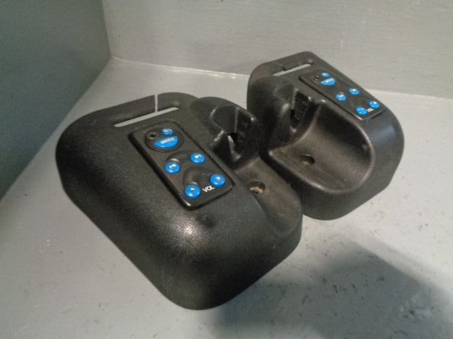 Discovery 2 Headphone Audio Controls Black Rear Pair Land