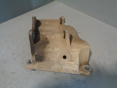Range Rover Power Steering Pump Bracket QVB500150 L322 AJ-V8