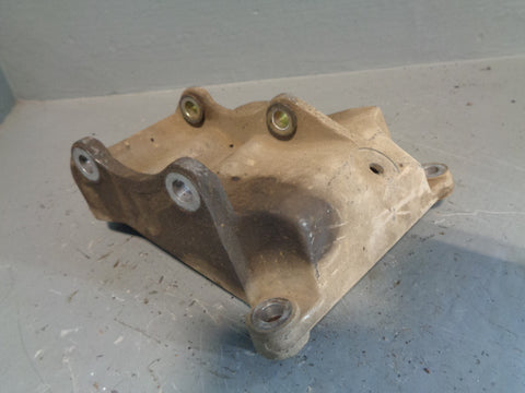 Range Rover Power Steering Pump Bracket QVB500150 L322 AJ-V8