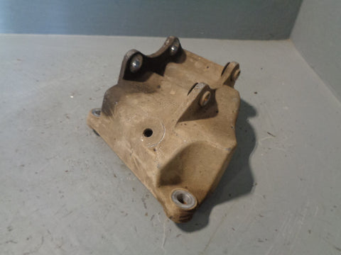 Range Rover Power Steering Pump Bracket QVB500150 L322 AJ-V8