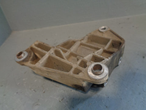 Range Rover Power Steering Pump Bracket QVB500150 L322 AJ-V8