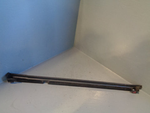 Discovery 2 Weather Strip Seal Off Side Rear Window Trim