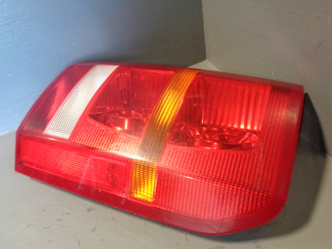 Discovery 3 Tail Light Cluster Off Side Rear XFB000563 2004