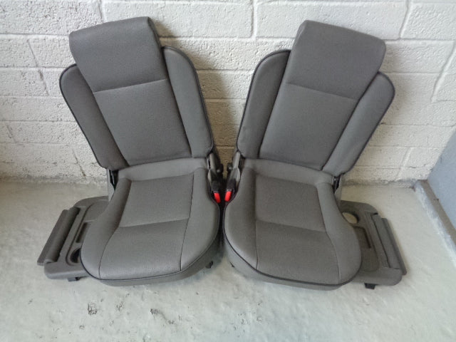 Discovery 2 Dickie Seats Pair Grey Leather 3rd Row Land Rover R13092