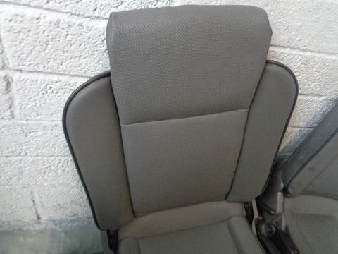 Discovery 2 Dickie Seats Pair Grey Leather 3rd Row Land Rover R13092