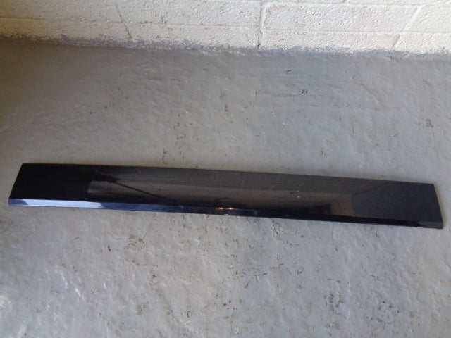 Discovery 4 Tailgate Trim External Lower Buckingham Blue