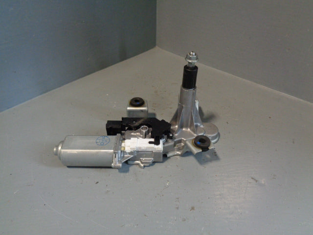 Discovery 3 or 4 Rear Wiper Motor Land Rover DLB500074 2004