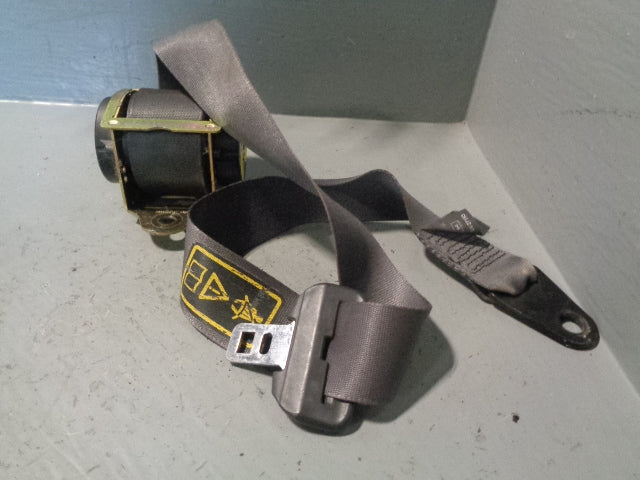Discovery 2 Seat Belt Near Side Front in Grey Land Rover