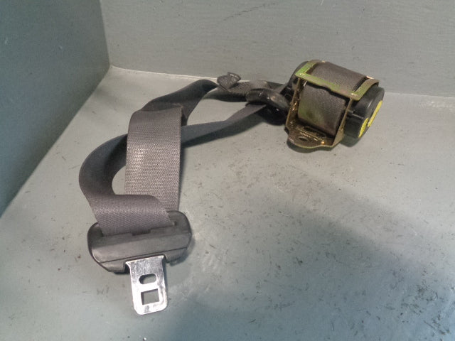 Discovery 2 Seat Belt Near Side Front in Grey Land Rover