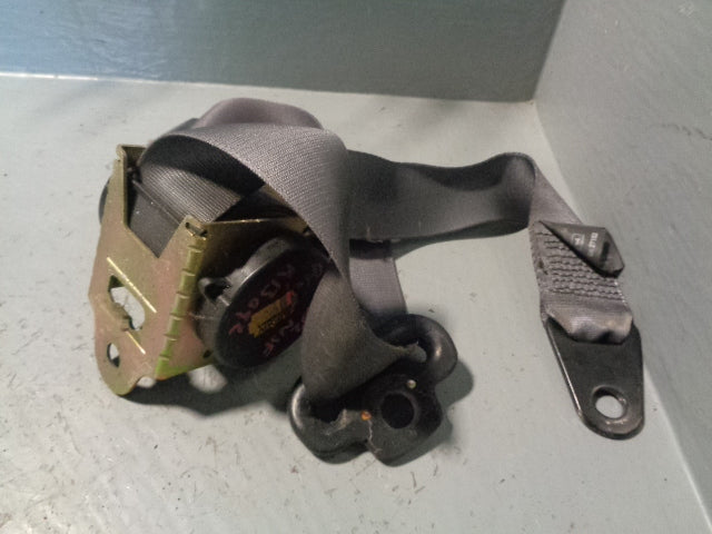 Discovery 2 Seat Belt Near Side Front in Grey Land Rover
