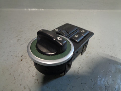 Range Rover L322 Headlight Switch Controls Green Surround