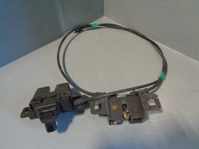 Discovery 3 Bonnet Release Cable and Catches Land Rover 2004
