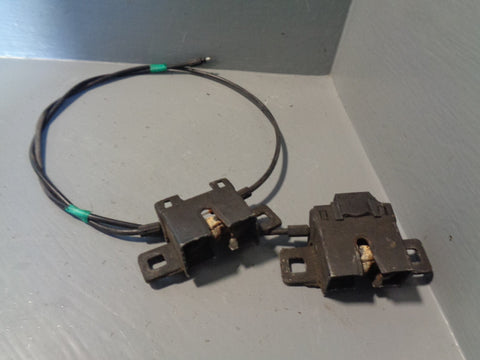 Discovery 3 Bonnet Release Cable and Catches Land Rover 2004