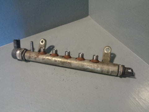 Freelander 2 Fuel Rail and Pressure Sensor 2.2 TD4 Diesel