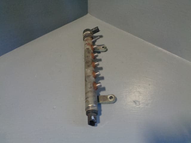 Freelander 2 Fuel Rail and Pressure Sensor 2.2 TD4 Diesel