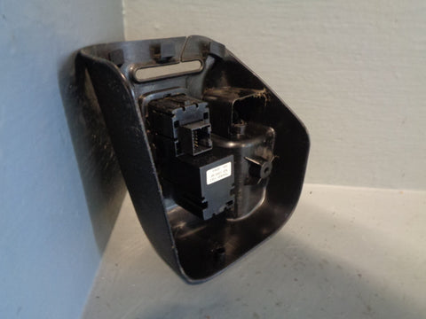 Discovery 2 Rear Volume Control Unit with Off Side Trim Land