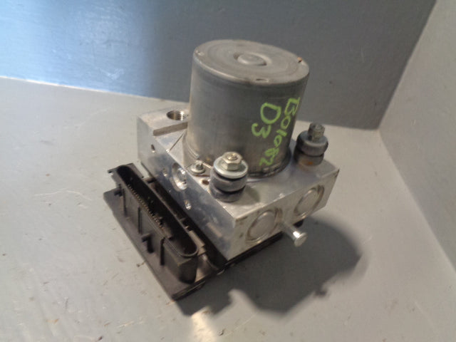 Discovery 3 ABS Module Pump Brake Land Rover SRB500161 2004