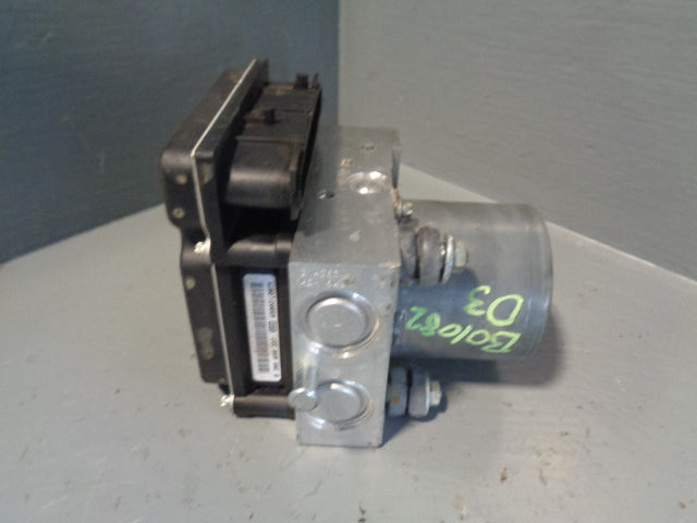 Discovery 3 ABS Module Pump Brake Land Rover SRB500161 2004
