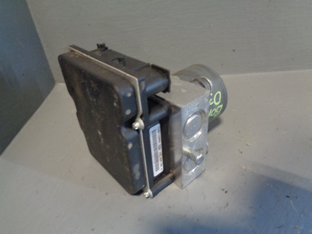 Discovery 3 ABS Module Pump Brake Land Rover SRB500161 2004
