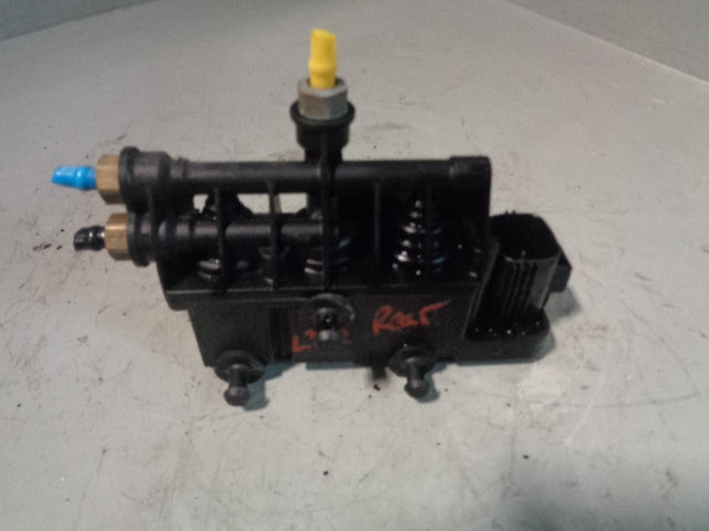 Range Rover Rqv500050 Range Rover L322 Cross Over Valve Air Suspension Rear RVH500050 2005 t ...