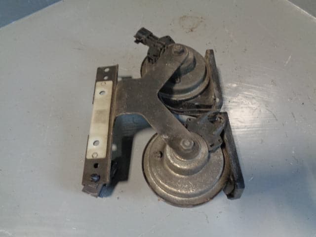 Discovery 4 Horns Pair Of Hi and Low Land Rover 2009 to 2014