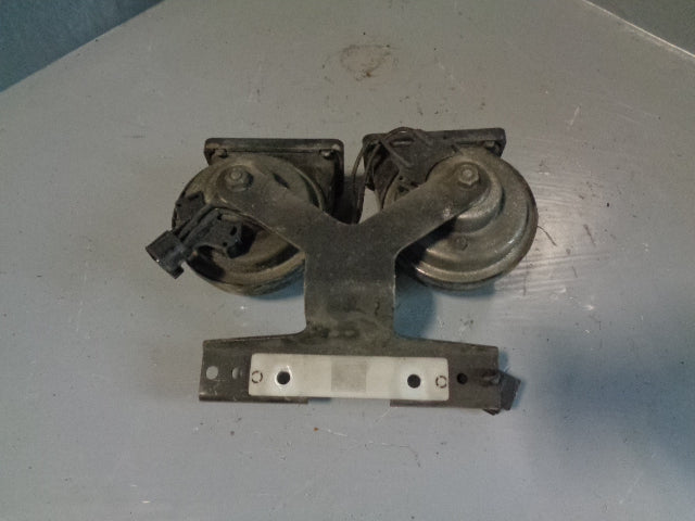 Discovery 4 Horns Pair Of Hi and Low Land Rover 2009 to 2014