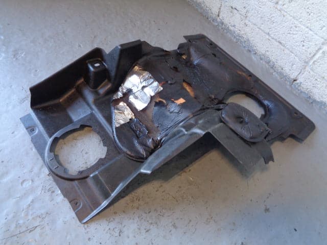 Discovery 2 TD5 Engine Under Tray and Sound Deadening 1998